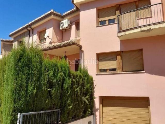 Casa adosada en venta en Churriana de la Vega, Casco Histórico. Se vende Chalet Adosado Sin Posesión en la localidad de Churriana de la Vega. Casas adosadas Churriana de la.