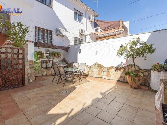 Casa adosada en Venta en Chauchina
