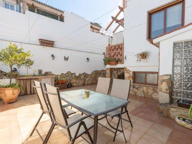 Casa adosada en Venta en Chauchina