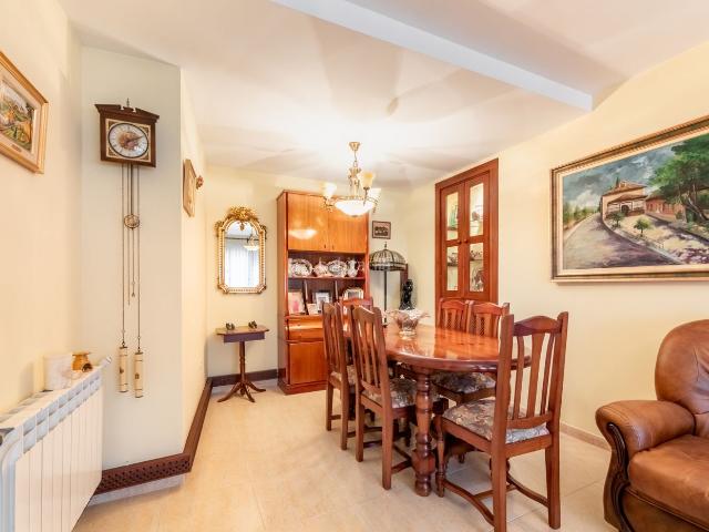 Casa adosada en venta en Chiloeches. CASA EN CHILOECHES. Casas adosadas.