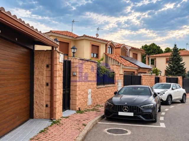Casa adosada en Venta en Chillarón de Cuenca