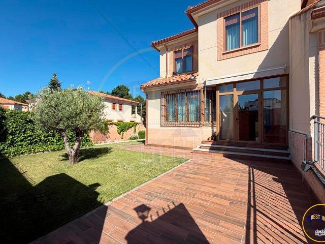 Casa adosada en venta en Chillarón de Cuenca. TU NUEVO HOGAR TE ESPERA EN EL SEÑORIO DEL PINAR. Casas adosadas Chillarón de.