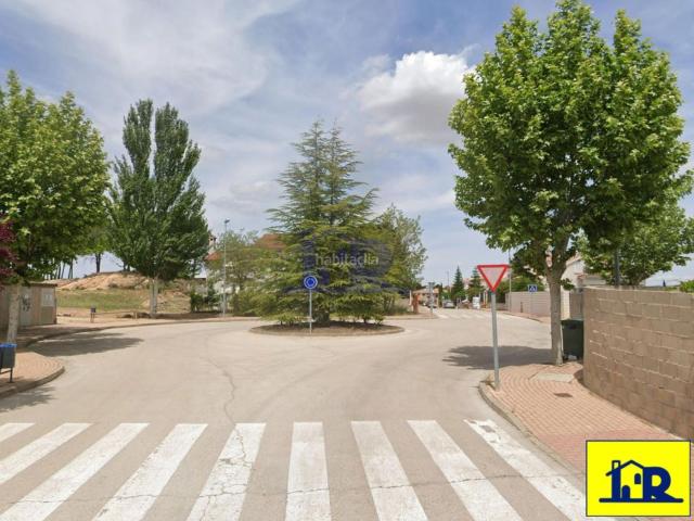 Casa adosada en venta en Chillarón de Cuenca. Se vende Chalet en Urbanización Señorio del Pinar. Casas adosadas Chillarón de.