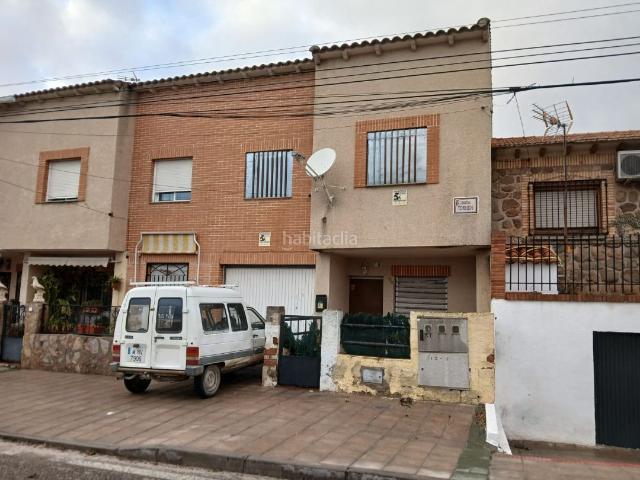 Casa adosada en venta en Chozas de Canales. Casas adosadas Chozas de.