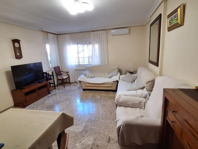 Casa adosada en venta en Ciudad Real, La Guija. Casa Adosada en venta en Puerta de Toledo, 6 dormitorios. Casas adosadas Ciudad.
