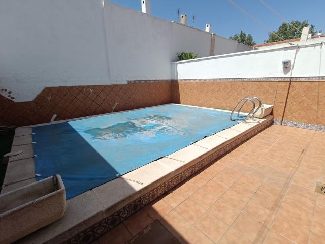 Casa adosada en venta en Ciudad Real, Nuevo Parque. Chalet adosado en venta en Suecia. Casas adosadas Ciudad.