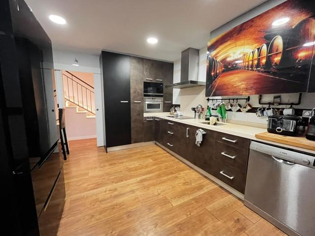 Casa adosada en venta en Ciudad Real, Puerta de Toledo Atalaya. VENTA CHALET ADOSADO EN AVENIDA DE LOS DESCUBRIMIENTOS. Casas adosadas Ciudad.