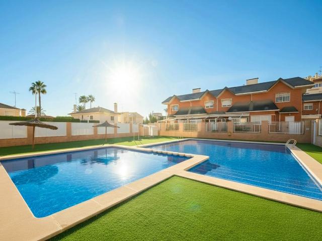 Casa adosada en Venta en Ciutat Esportiva