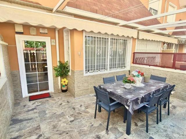 Casa adosada en Venta en Ciutat Universitària