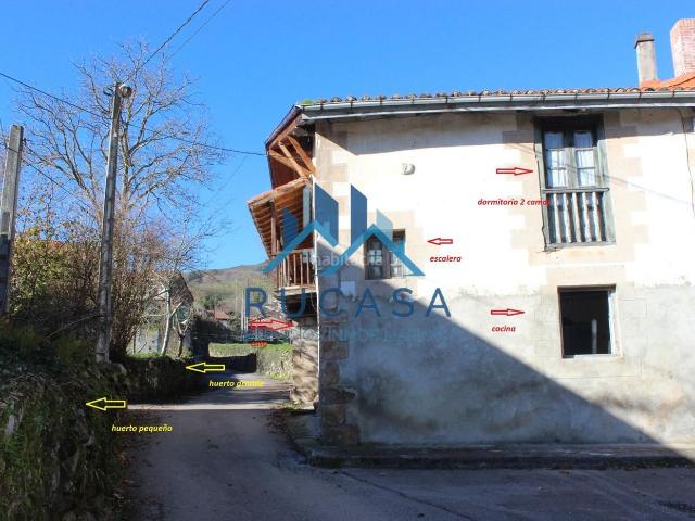 Casa adosada en venta en Cieza. En venta encantadora casa de piedra en Villasuso de Anievas, Cantabria. Casas adosadas.
