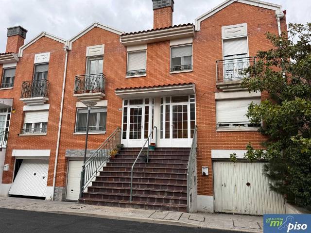 Casa adosada en Venta en Cigales