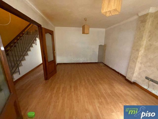 Casa adosada en venta en Cigales. Oportunidad Adosado en Cigales de tres dormitorios, dos baños. Casas adosadas.