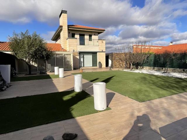 Casa adosada en Venta en Cirueña