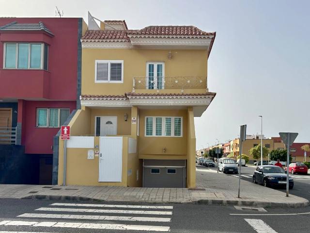 Casa adosada en Venta en Cruce de Arinaga