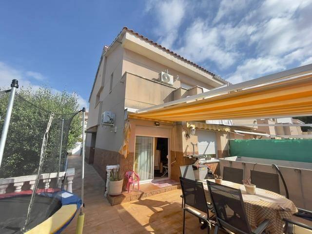 Casa adosada en Venta en Creixell