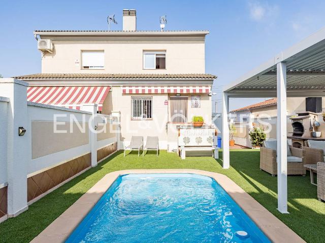 Casa adosada en Venta en Creixell