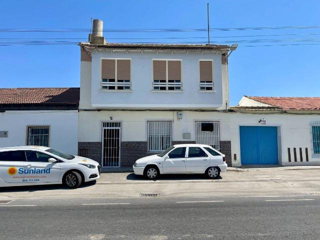 Casa adosada en Venta en Crevillent