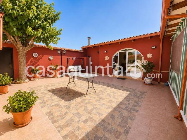 Casa adosada en Venta en Crevillent