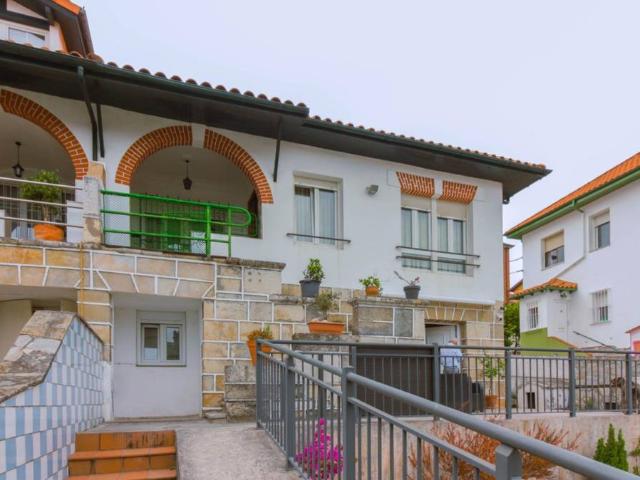 Casa adosada en Venta en Cuatro Caminos