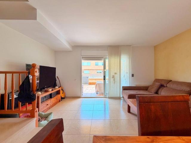 Casa adosada en venta en Cubelles, Les Salines Pla de Sant Pere. Casa adosada en venta en Cubelles La mota de Sant Pere. Casas adosadas.