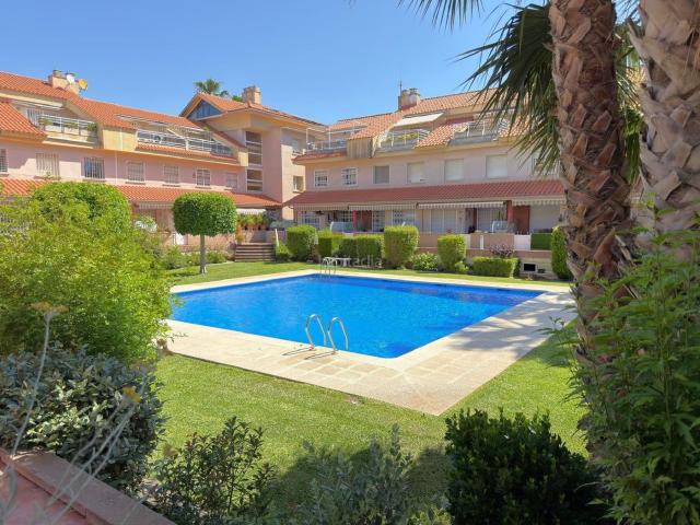 Casa adosada en venta en Cubelles, Les Salines Pla de Sant Pere. CASA ESQUINERA MODERNA AL LADO PLAYA Y COLEGIOS. Casas adosadas.