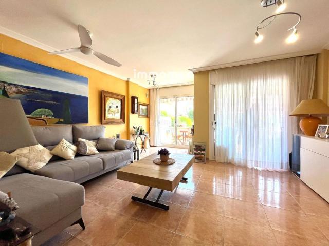 Casa adosada en venta en Cubelles, Les Salines Pla de Sant Pere. Chalet adosado con piscina en venta en Pla de Sant PereLes Salines a tan solo 100 metros de la playa. Casas adosadas.