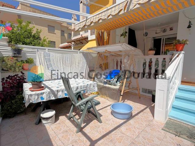 Casa adosada en venta en Cubelles, Maritim. CASA ADOSADA MUY SOLEADA AL LADO ESTACION. Casas adosadas.