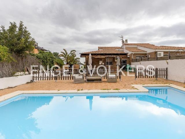 Casa adosada en venta en Cubelles, Mas Trader Corral d´En Tort Corral d´En Cona. Casa independiente en la montaña con vistas al mar. Casas adosadas.