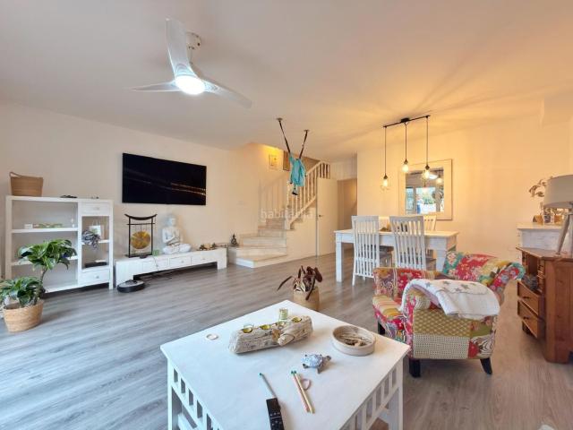 Casa adosada en venta en Cubelles, Santa Maria l´Eixample Sud Sumella. Casa adosada en venta en Cubelles Santa María. Casas adosadas.