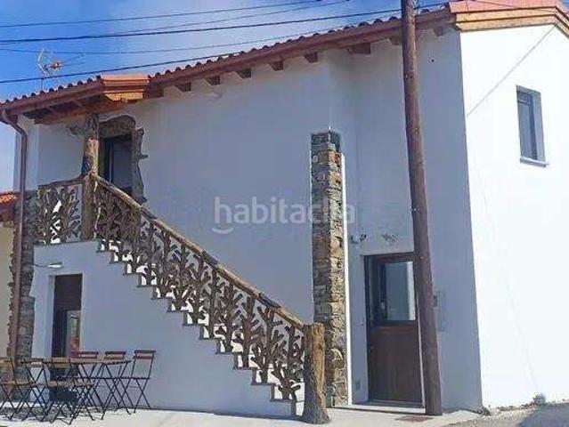 Casa adosada en venta en Cudillero. Encantadora Casa de Campo en Cudillero, a un paso de la Playa del Silencio! Cómpralo por 750 mes. Casas adosadas.