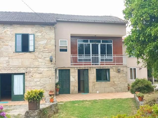 Casa adosada en Venta en Cuntis