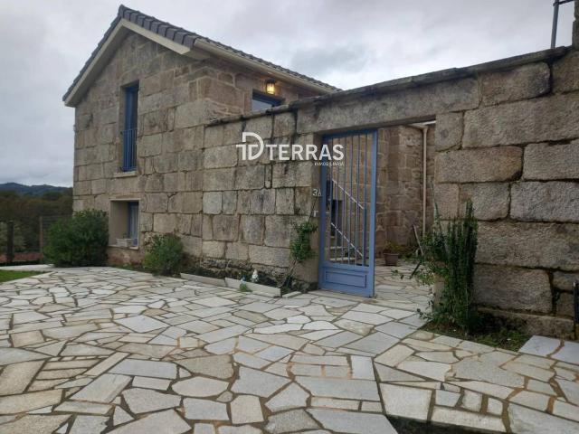 Casa adosada en Venta en A Lama