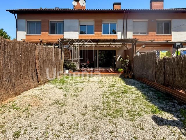 Casa adosada en venta en Ametlla del Vallès L´. Casa adosada con piscina en LAmetlla. Casas adosadas Ametlla del Vallès.