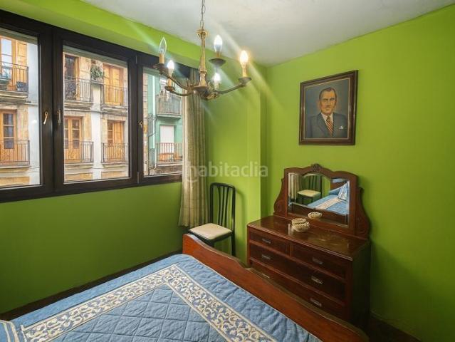 Casa adosada en venta en Ampuero. Excelente casa en el centro de Ampuero, con todos los servicios a un paso. Casas adosadas.