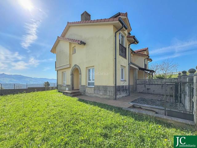 Casa adosada en venta en Ampuero. OPORTUNIDAD CHALET A ESTRENAR LA BIEN APARECIDA. Casas adosadas.