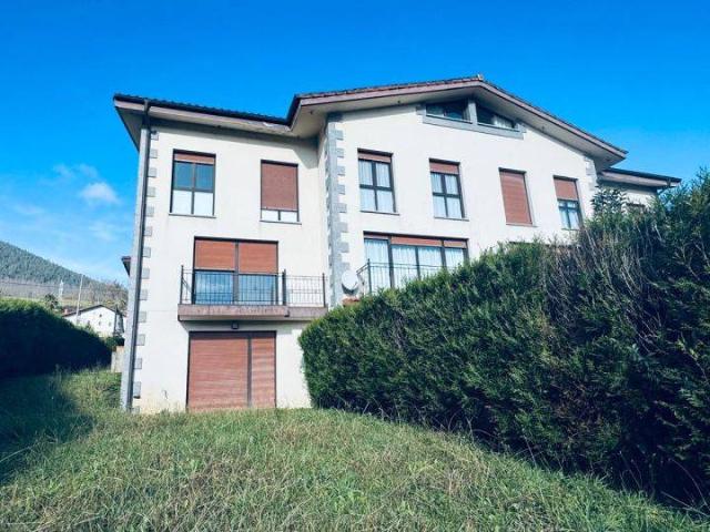 Casa adosada en Venta en Andoain