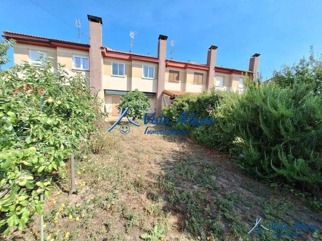 Casa adosada en Venta en Anguciana