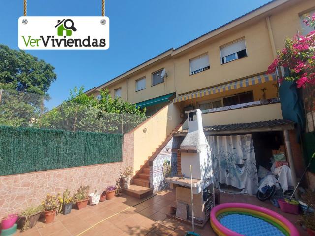 Casa adosada en venta en Abrera. Bonita casa adosada. Casas adosadas.