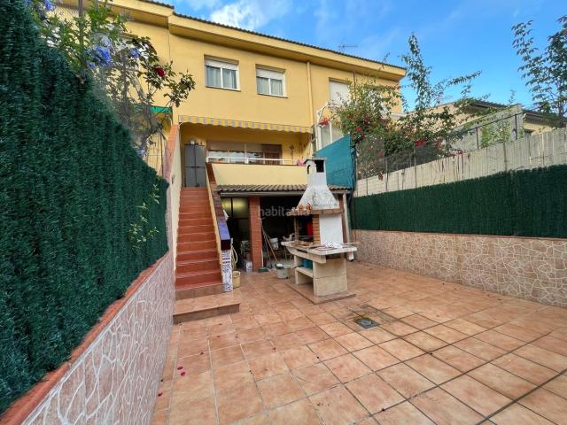Casa adosada en venta en Abrera. Casas adosadas.
