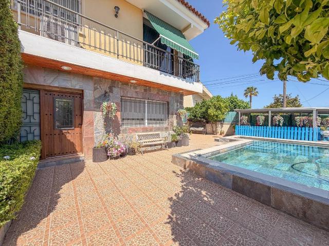 Casa adosada en Venta en Abrera