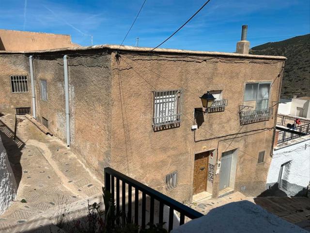 Casa adosada en venta en Abrucena. Casas adosadas.