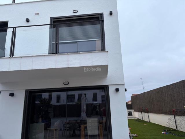 Casa adosada en venta en Altafulla Costa Dorada. Casa adosada esquinera. Casas adosadas.