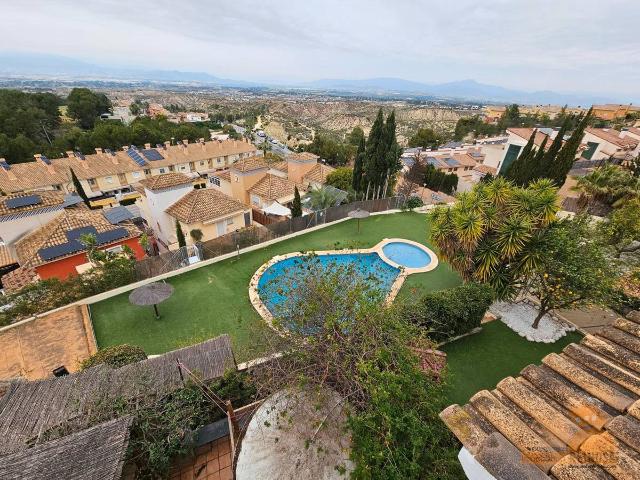 Casa adosada en Venta en Altorreal El Chorrico