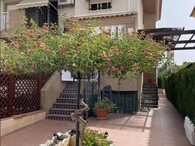 Casa adosada en Venta en Altorreal El Chorrico