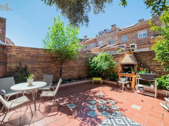 Casa adosada en Venta en Altos del Olivar El Caracol