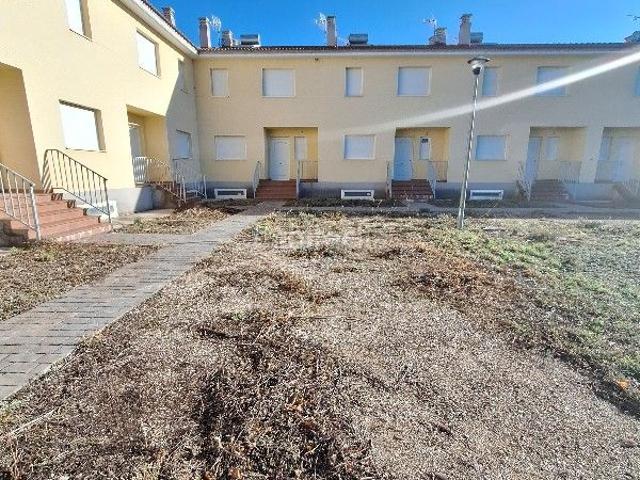 Casa adosada en venta en Albalate de Zorita. Casas adosadas Albalate de.