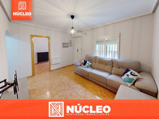 Casa adosada en Venta en Albatera