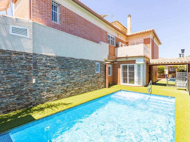 Casa adosada en Venta en Alberca