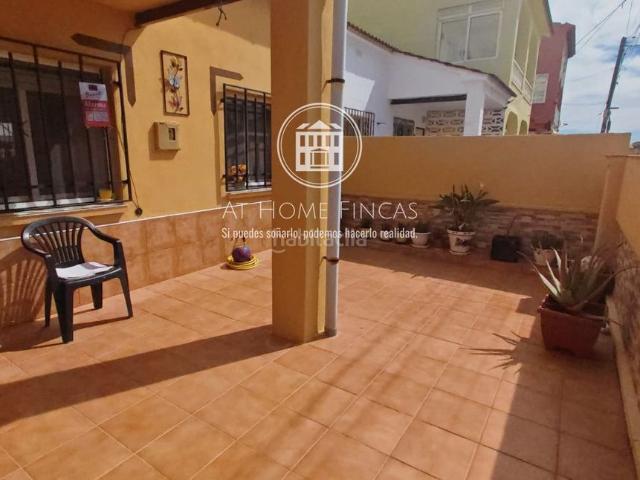 Casa adosada en venta en Albinyana. Oportunidad en Les Peces! Acogedora Planta Baja con Aire Acondicionado. Casas adosadas.