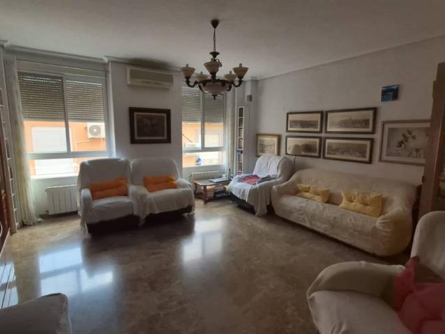 Casa adosada en Venta en Alcantarilla